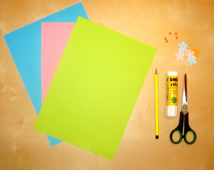 Аппликация для детей из бумаги своими руками «Разноцветная бабочка» 