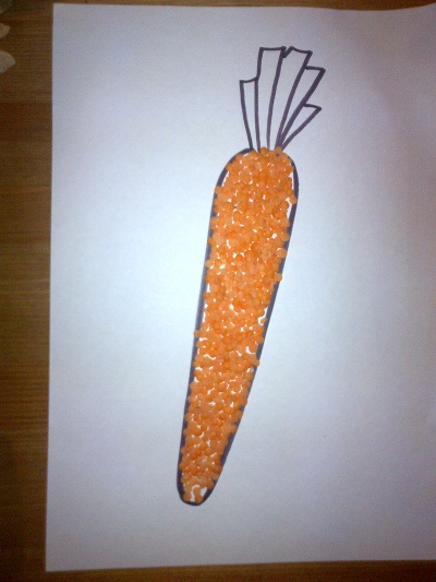 Поделка из картона и ниток: морковка